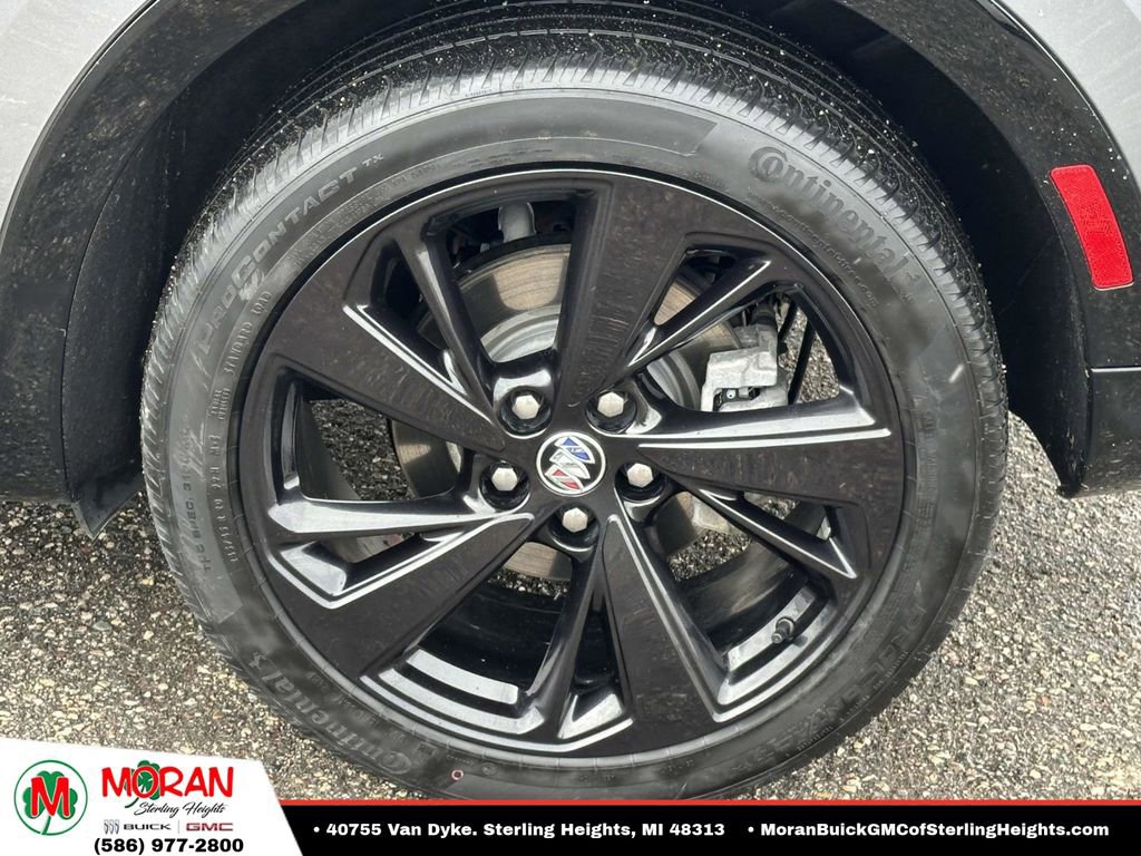 Certified 2022 Buick Envision Essence w/ Technology Package I FWD image 9
