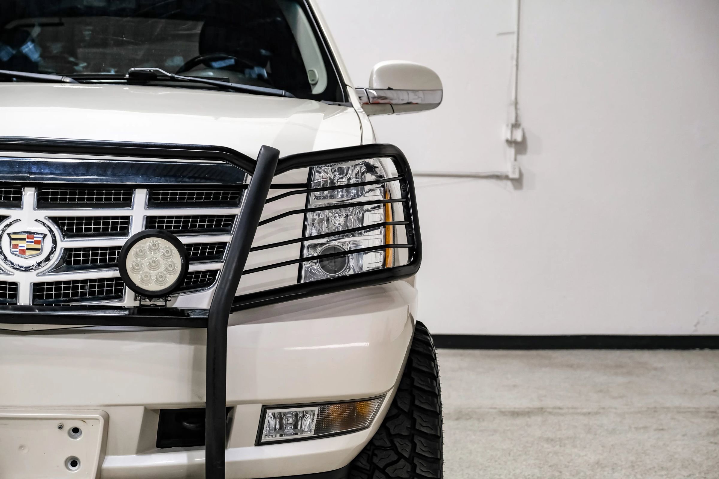 Used 2013 Cadillac Escalade EXT Premium AWD/4WD image 48