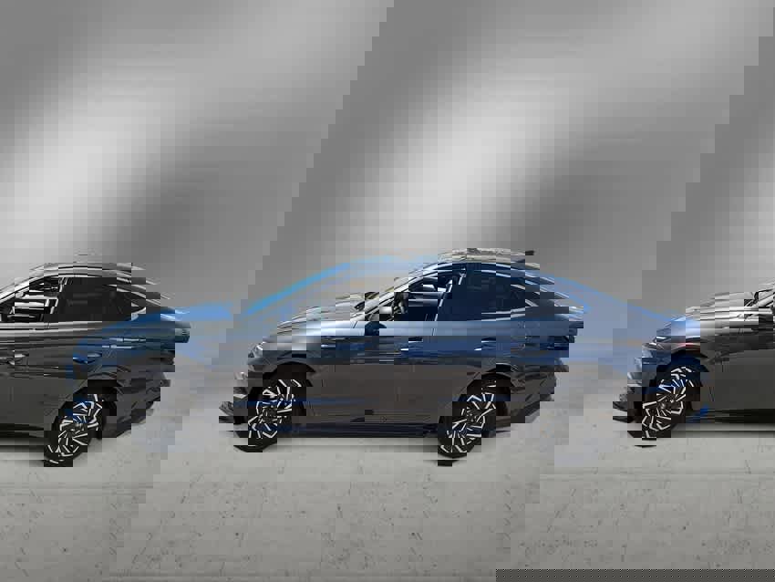 New 2025 Hyundai Sonata Limited image 5