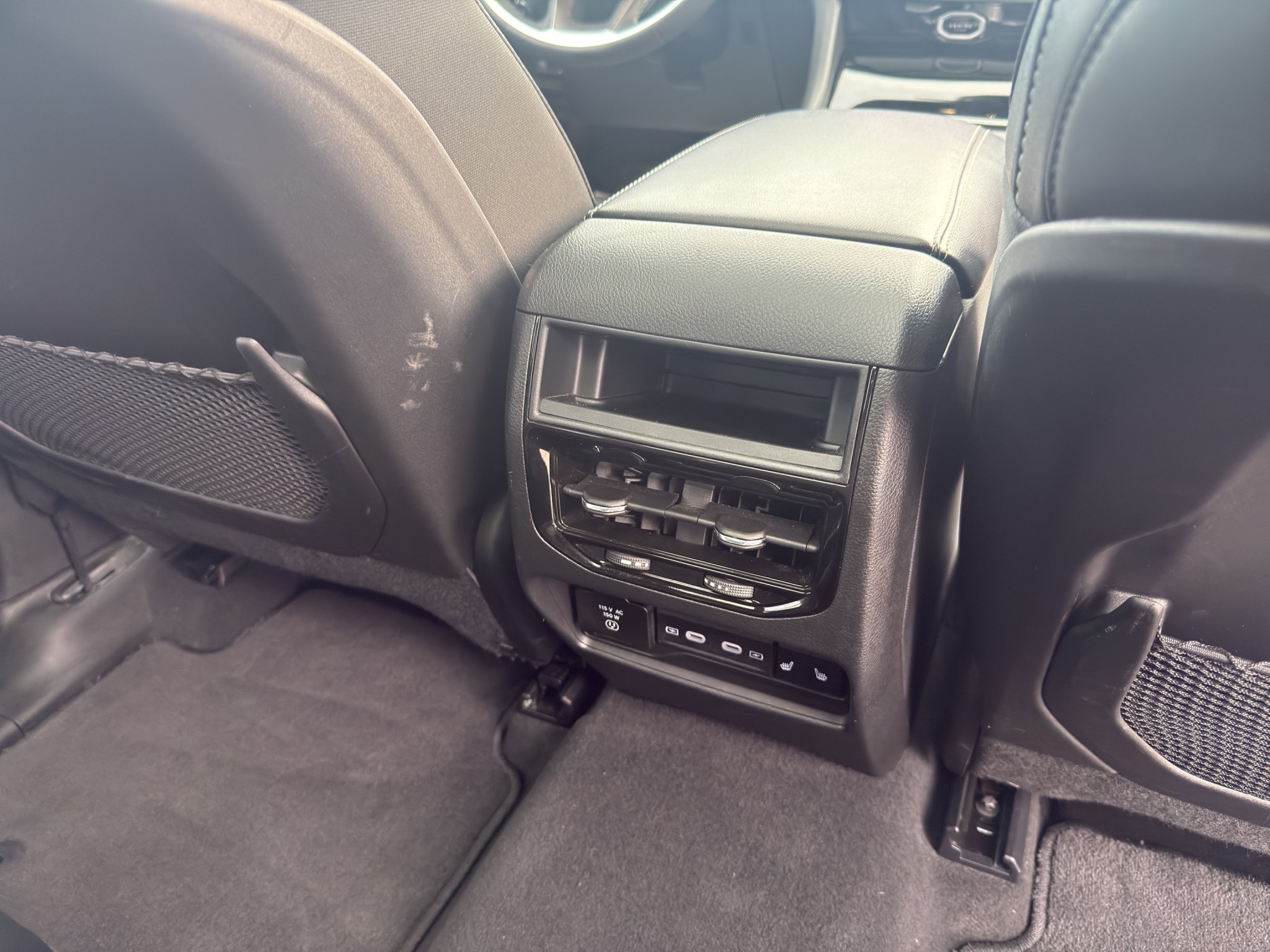 Used 2026 Jeep Grand Cherokee Limited AWD/4WD image 17