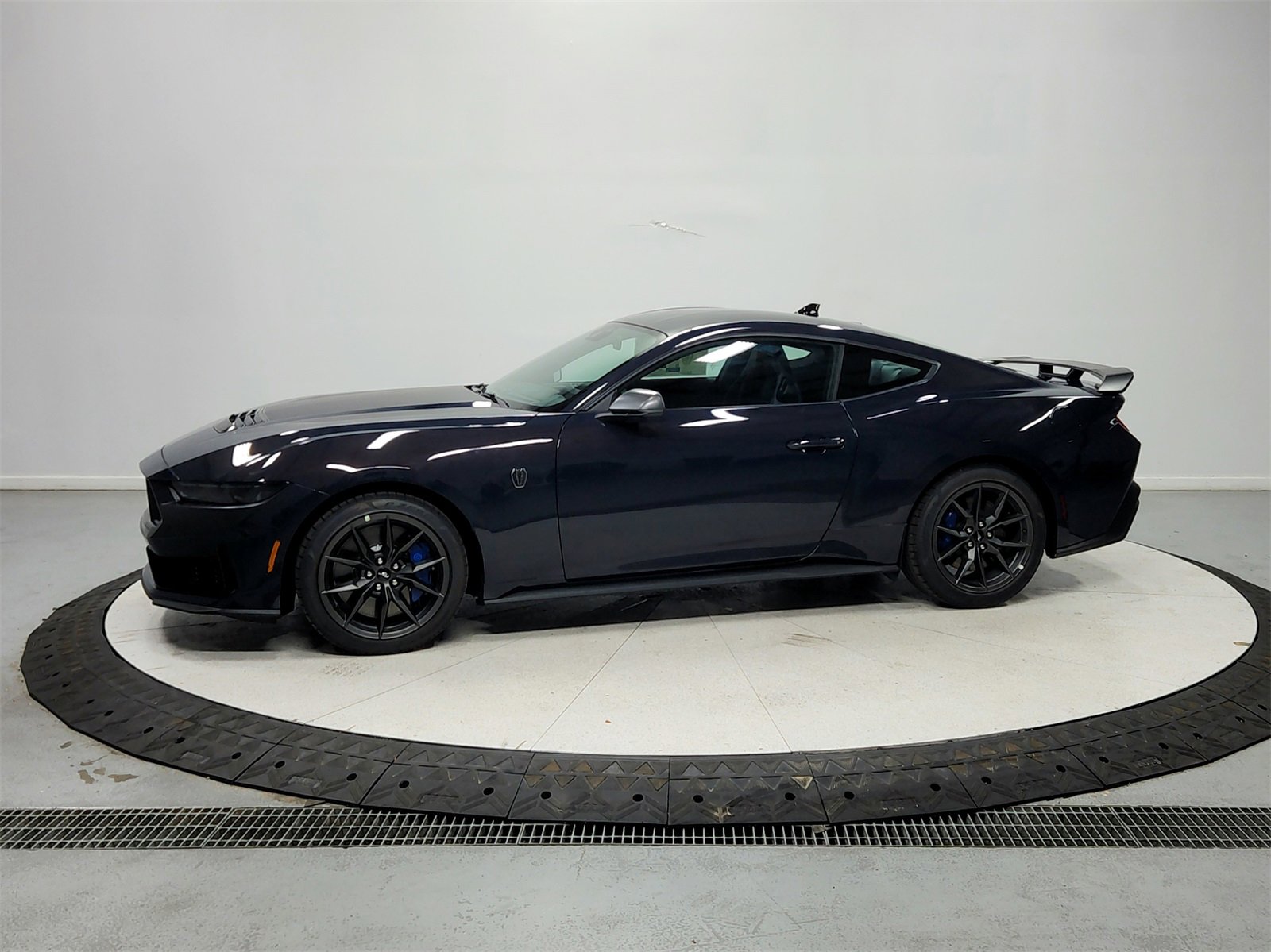 New 2025 Ford Mustang Dark Horse image 4