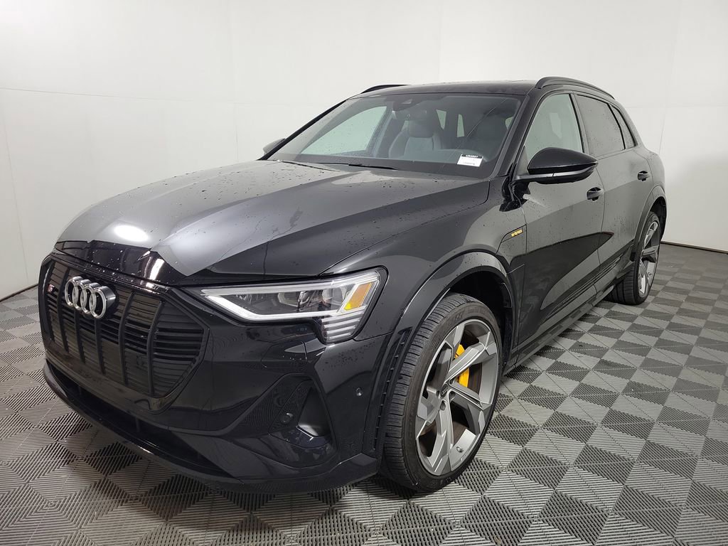 Certified 2023 Audi e-tron S Premium Plus w/ Black Optic Package AWD/4WD image 3