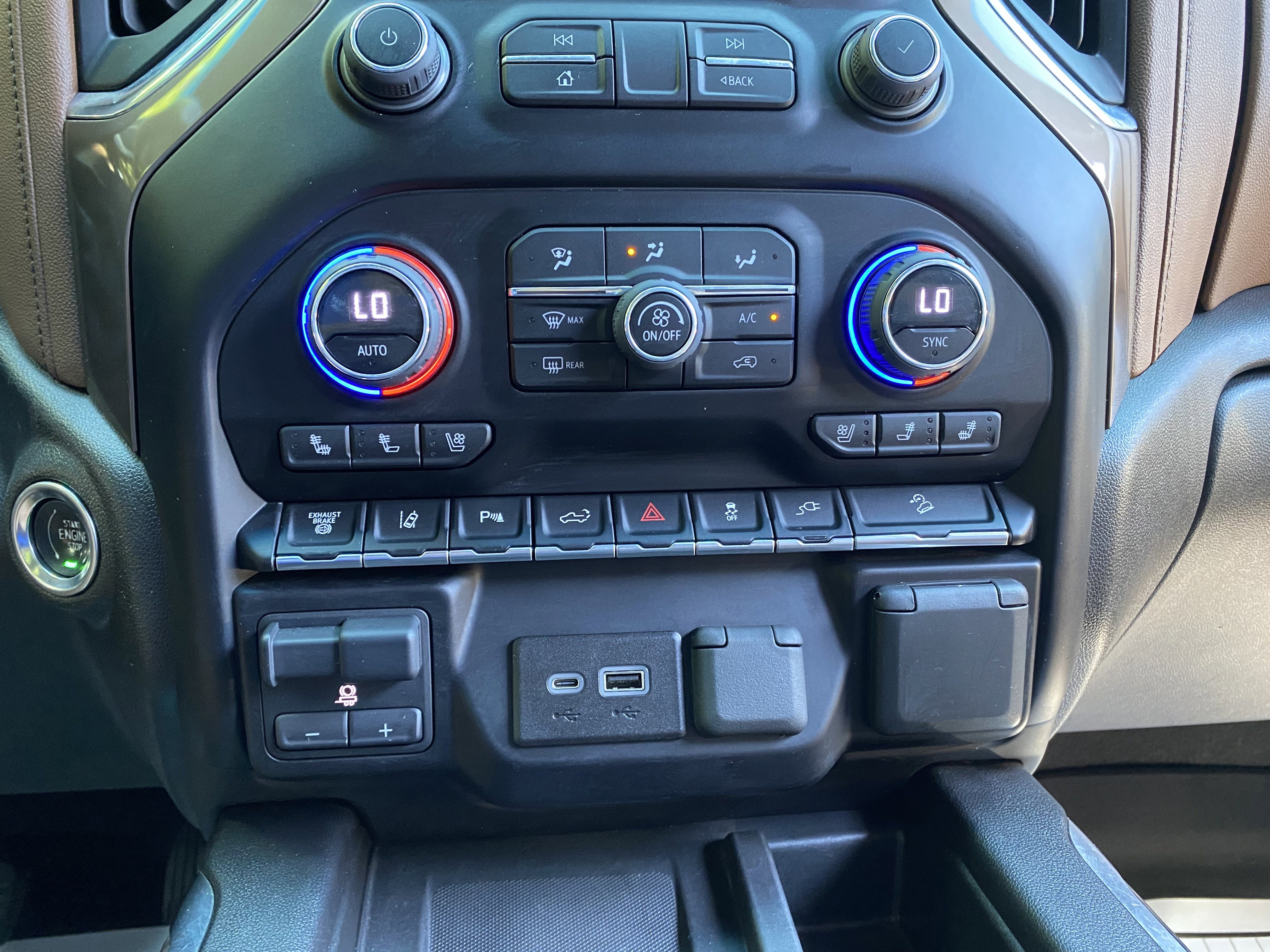 Used 2023 Chevrolet Silverado 2500 High Country w/ Safety Package II AWD/4WD image 30