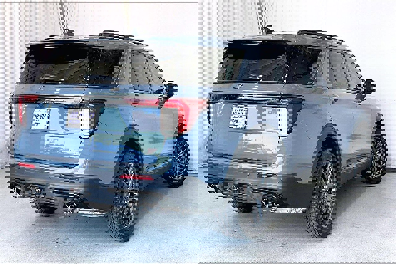 Certified 2025 Ford Explorer ST image 13