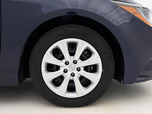 Used 2025 Toyota Corolla LE FWD image 27
