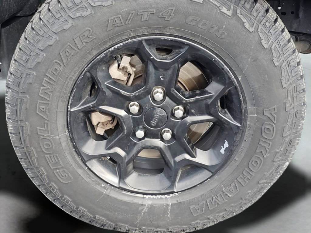 Used 2023 Jeep Gladiator Sport AWD/4WD image 18