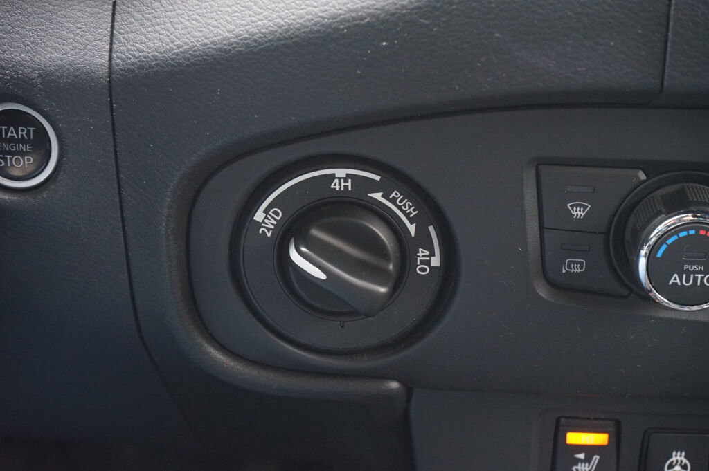 Used 2023 Nissan Frontier PRO-4X w/ Pro Convenience Package AWD/4WD image 19