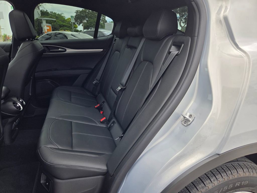 New 2025 Alfa Romeo Stelvio Sprint AWD/4WD image 19