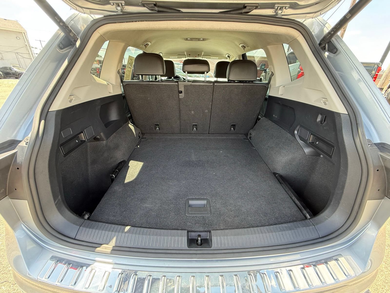 Used 2022 Volkswagen Tiguan SE AWD/4WD image 23