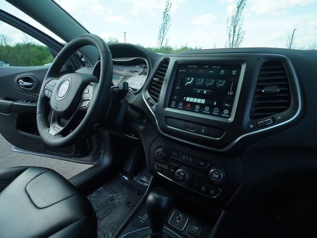 Used 2022 Jeep Cherokee Trailhawk AWD/4WD image 32