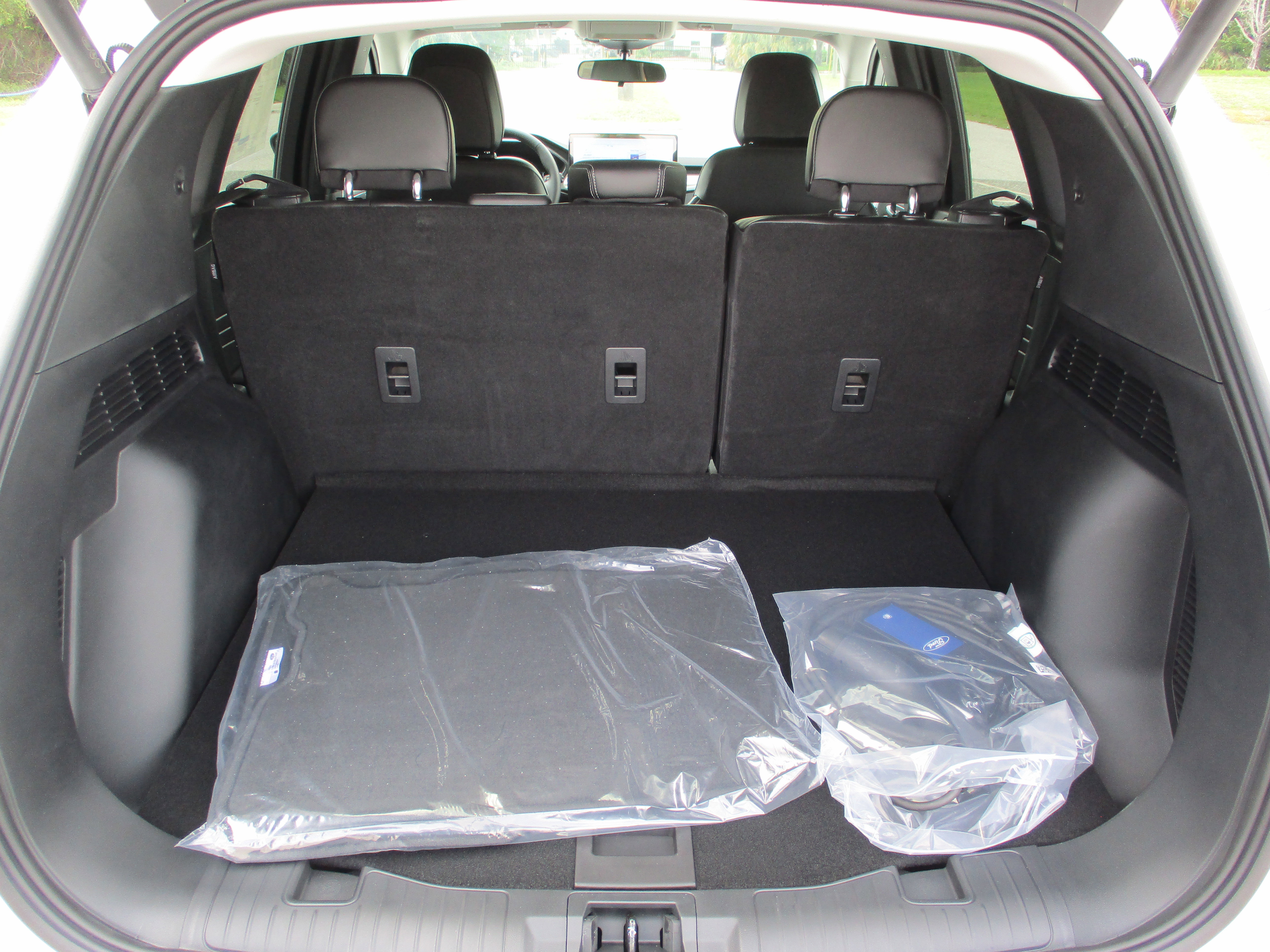 Used 2025 Ford Escape SE FWD image 23
