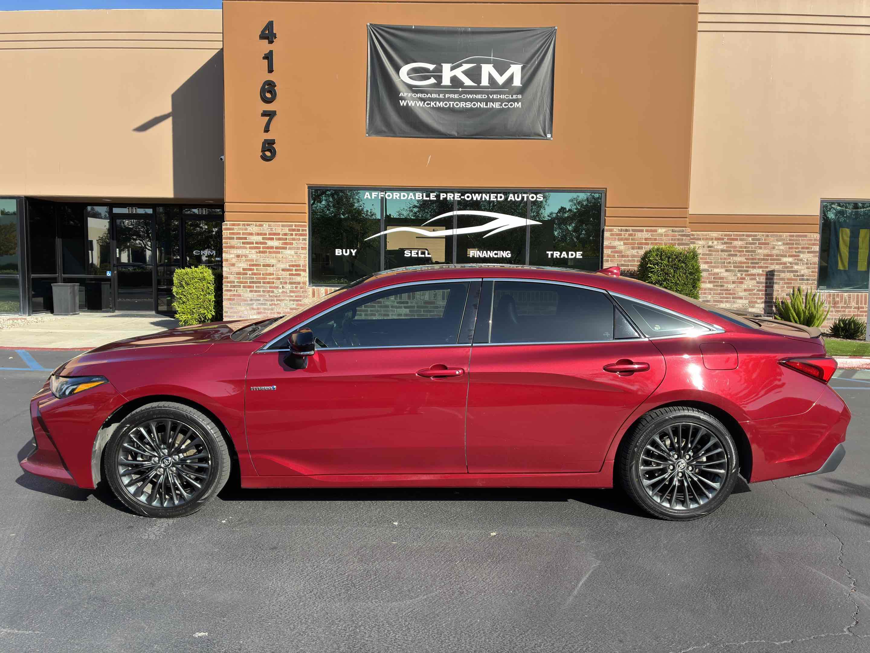 Used 2021 Toyota Avalon XSE w/ Carpet Mat Package (TMS) FWD image 3