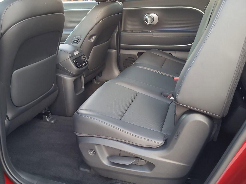 New 2026 Hyundai Ioniq 9 SEL image 8