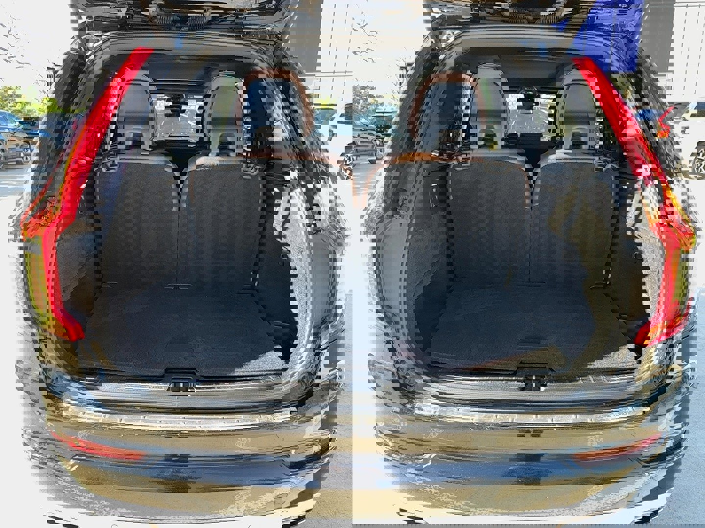 Used 2020 Volvo XC90 T6 Momentum w/ Advanced Package image 26