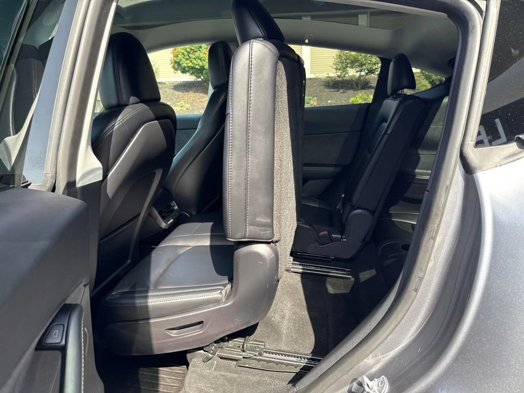Used 2024 Tesla Model Y Long Range AWD/4WD image 31