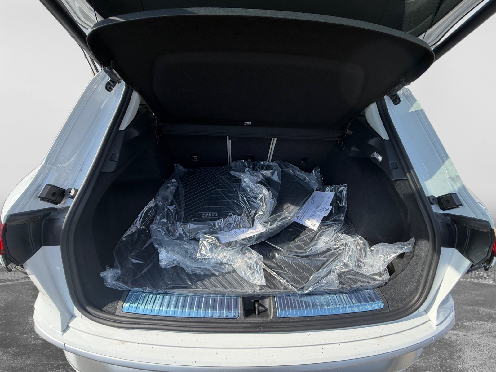 New 2026 Audi Q3 quattro 2.0T AWD/4WD image 11