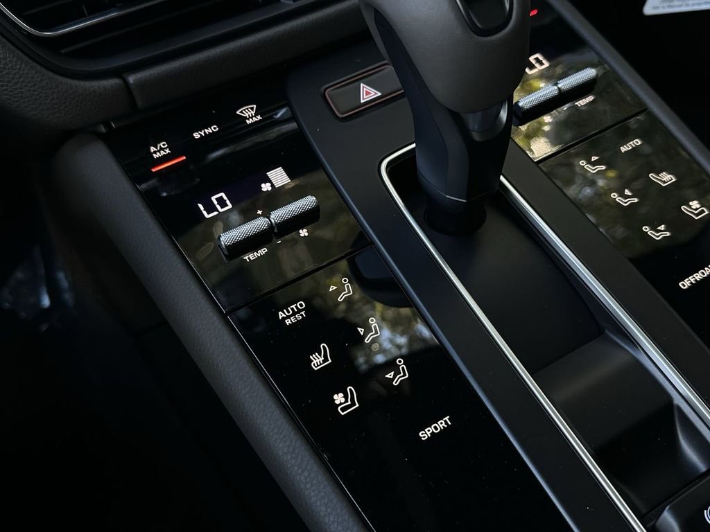 New 2026 Porsche Macan image 23