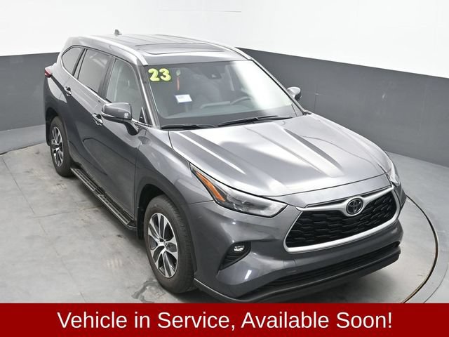 Used 2023 Toyota Highlander XLE AWD/4WD image 32