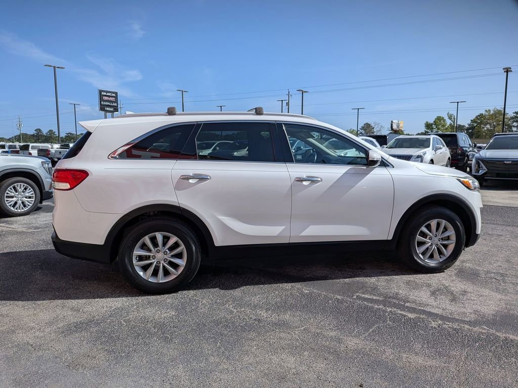 Used 2018 Kia Sorento LX image 5