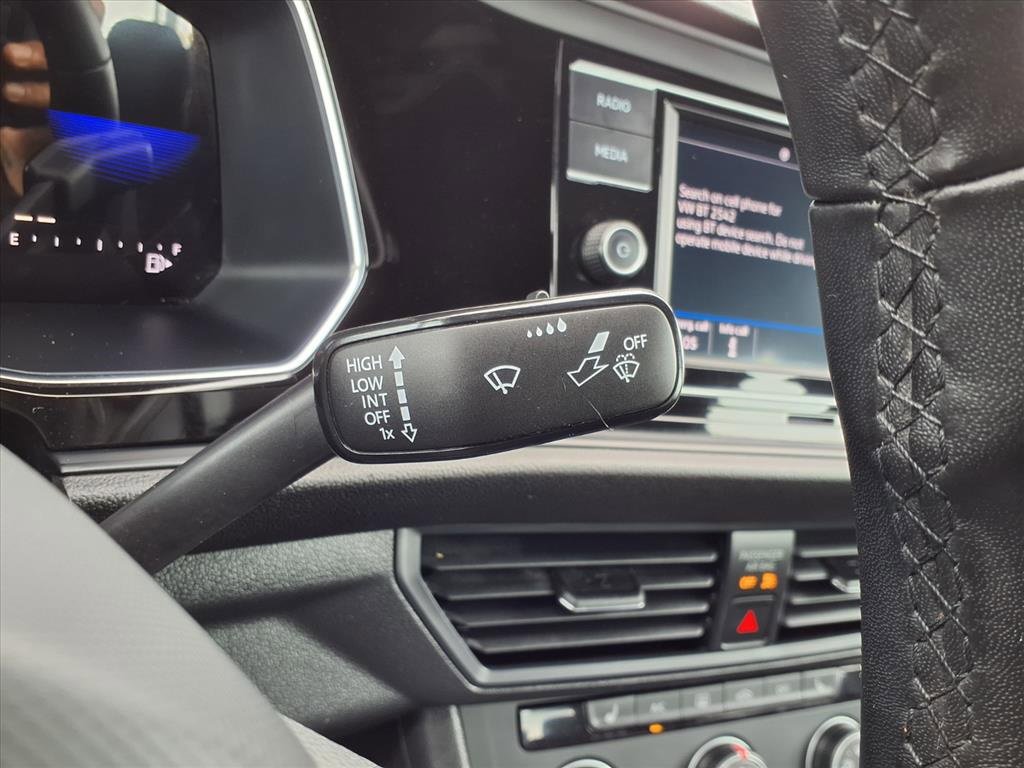 Used 2024 Volkswagen Jetta Sport image 17