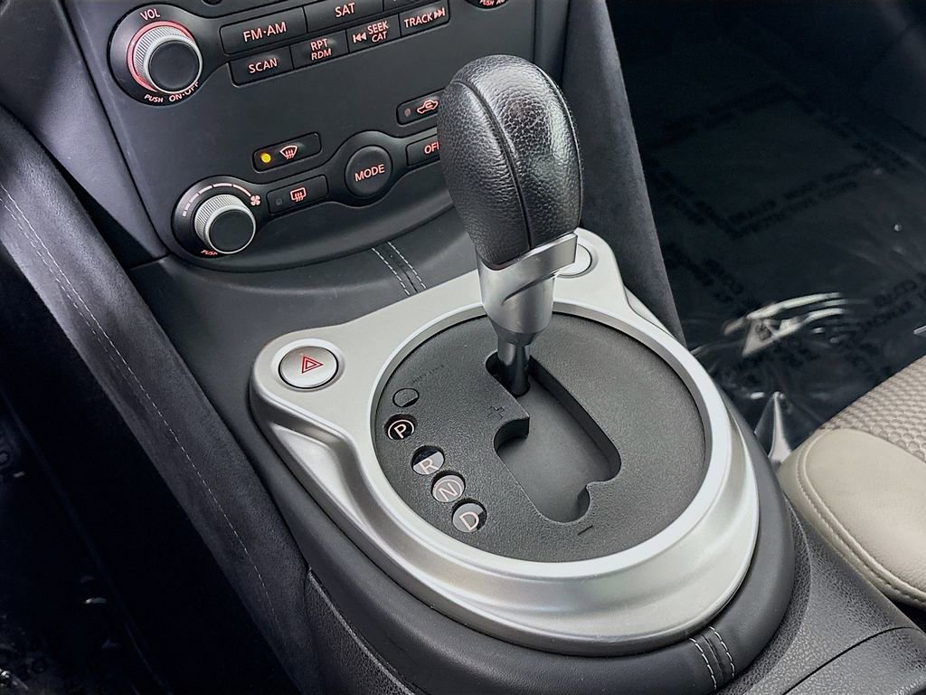 Used 2010 Nissan 370Z Touring w/ Sport Pkg image 19