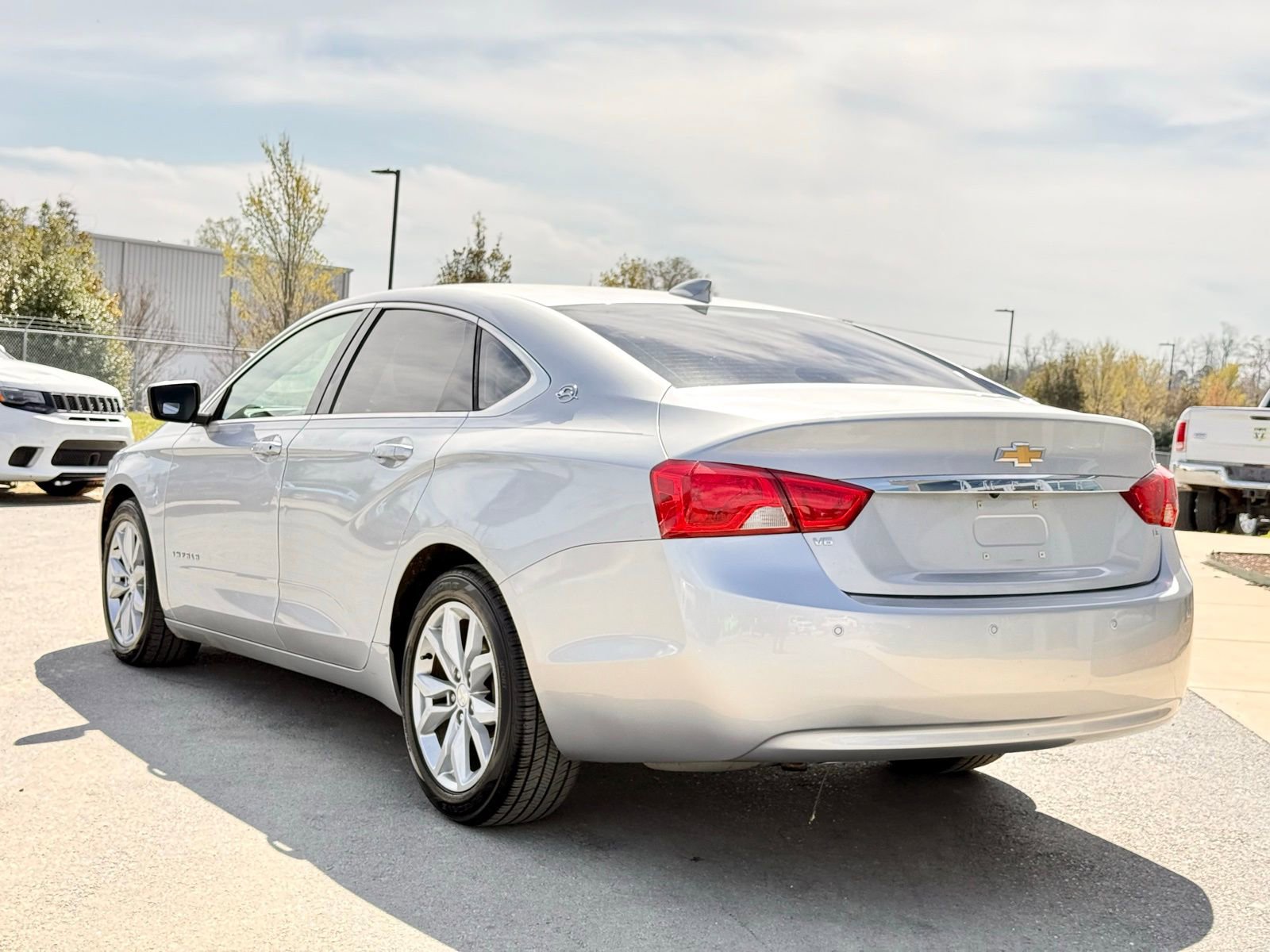 Used 2017 Chevrolet Impala LT image 10