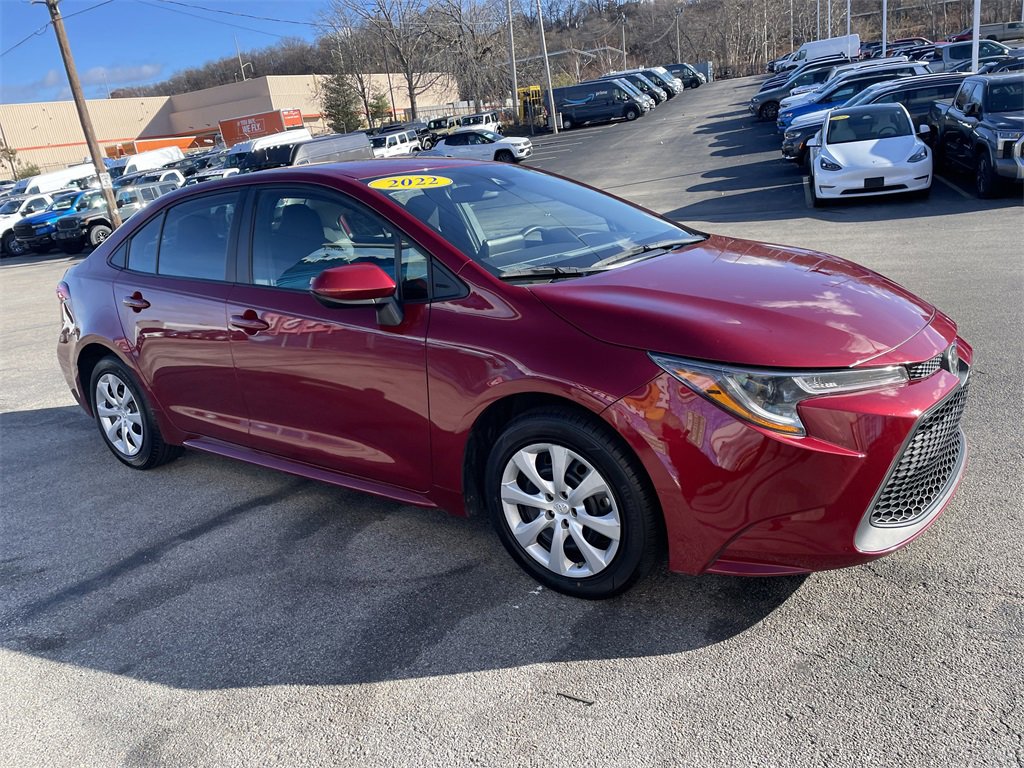 Used 2022 Toyota Corolla LE image 6