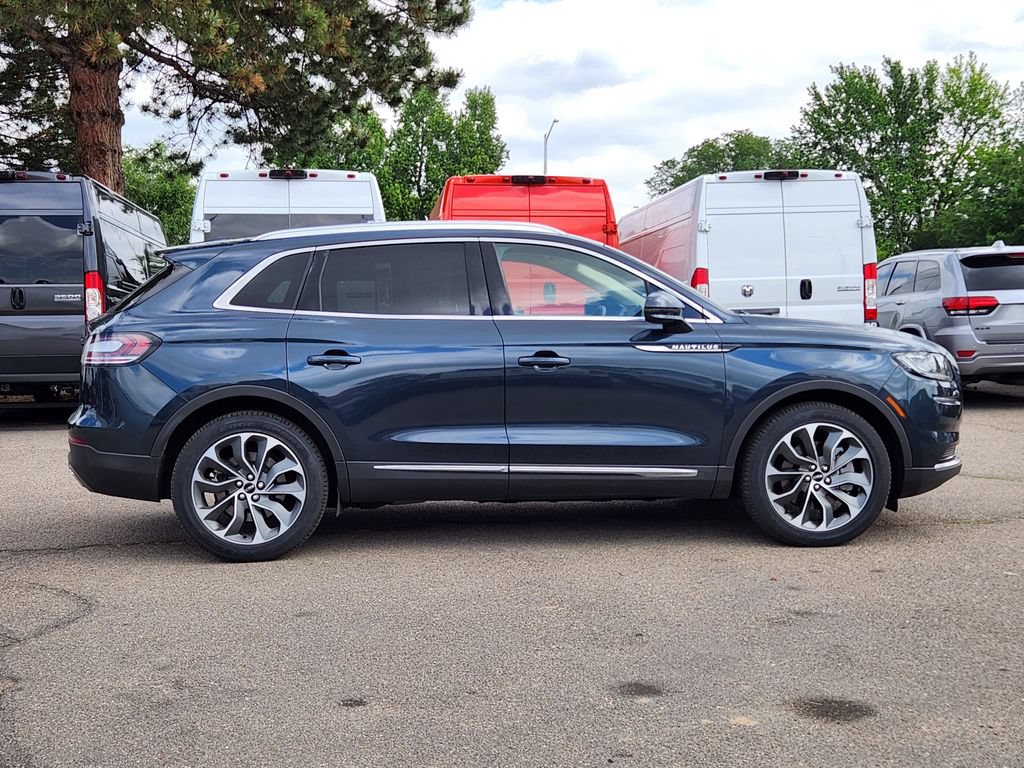 Used 2023 Lincoln Nautilus Reserve AWD/4WD image 2