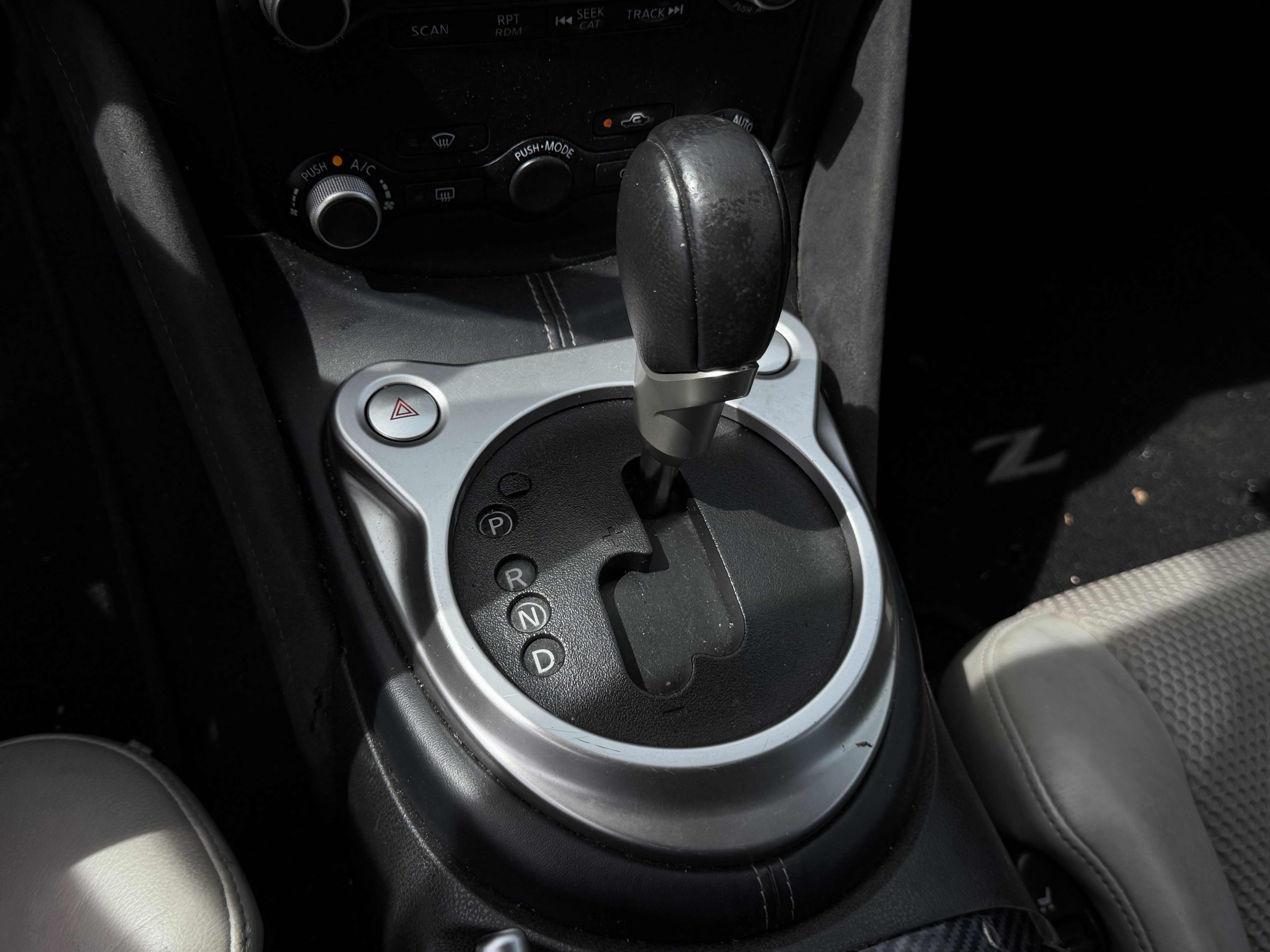 Used 2014 Nissan 370Z Touring w/ Sport Package RWD image 15