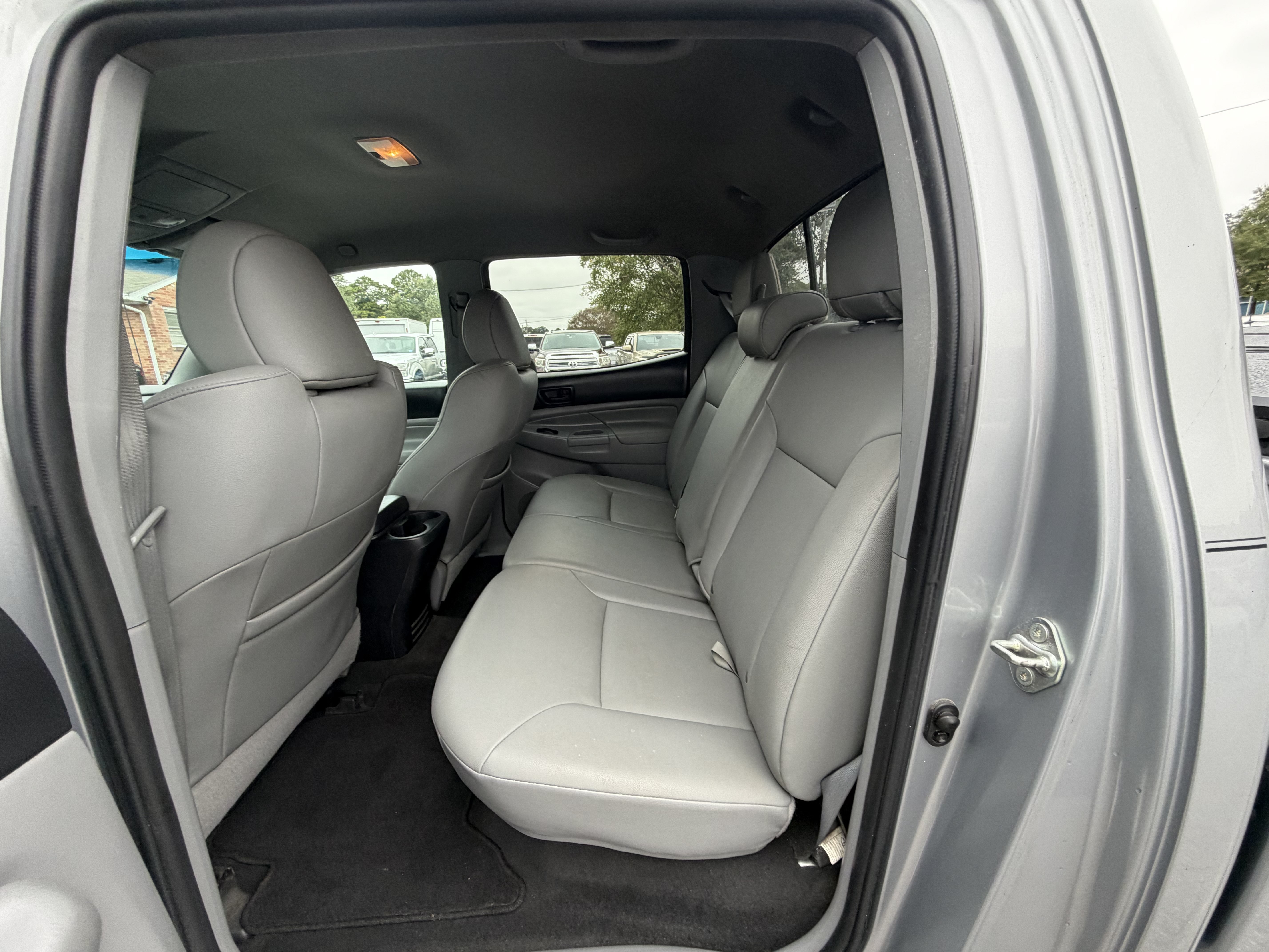 Used 2015 Toyota Tacoma 4x4 Double Cab w/ Limited Package image 13