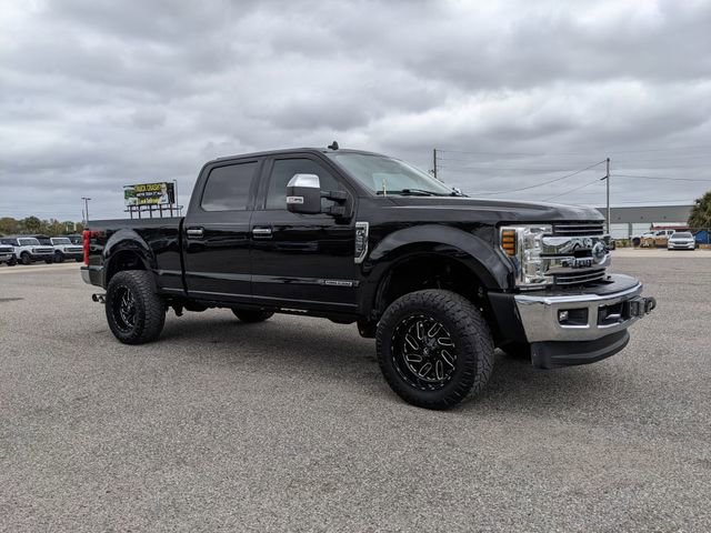 Used 2019 Ford F250 Lariat w/ Chrome Package image 2