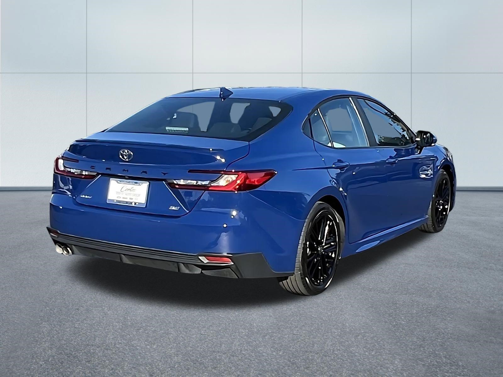 Used 2025 Toyota Camry SE FWD image 6