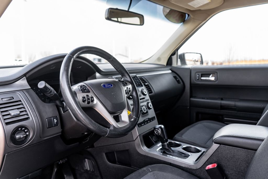 Used 2017 Ford Flex SE image 18