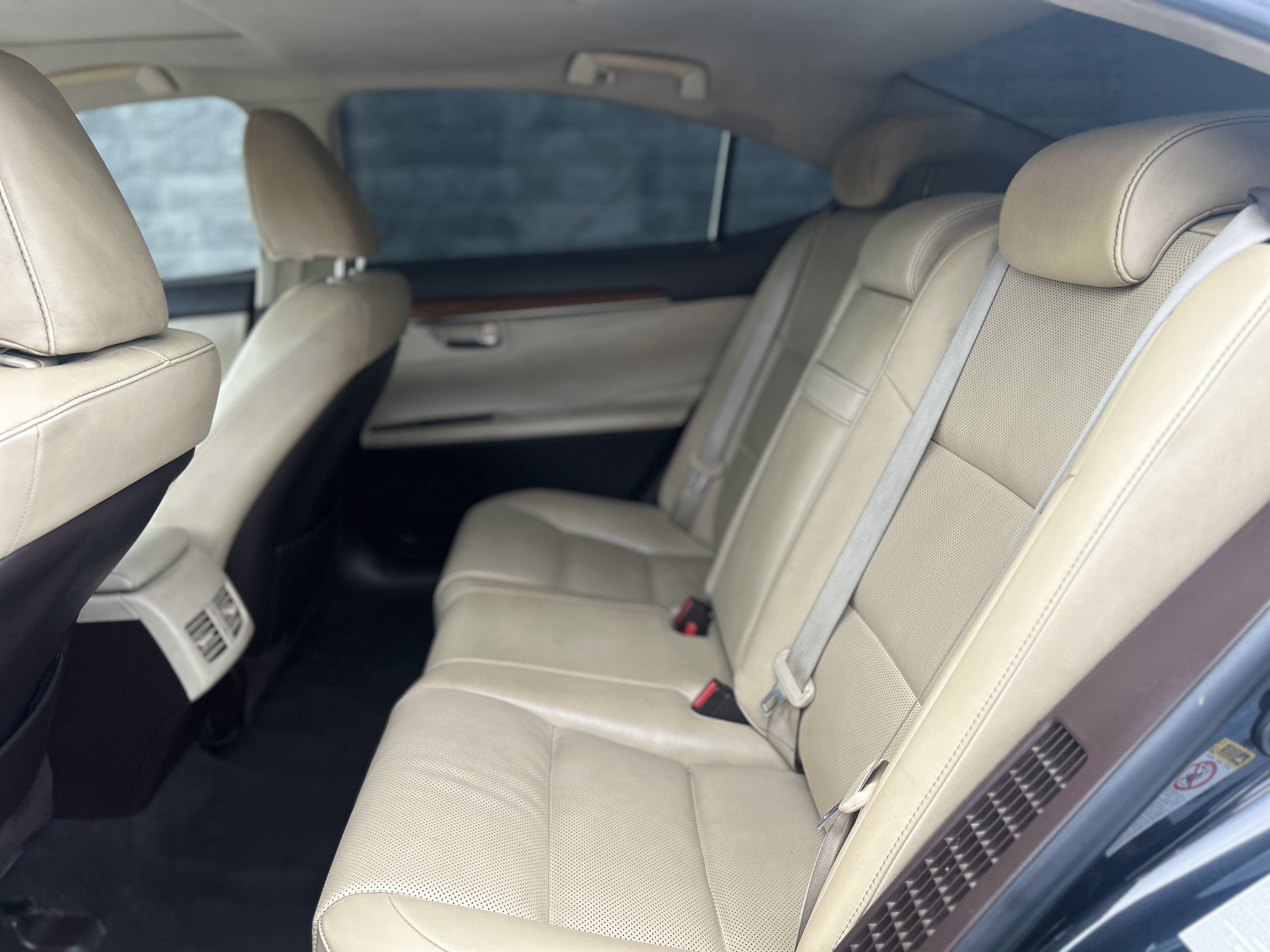 Used 2017 Lexus ES 300h w/ Navigation System Package FWD image 31