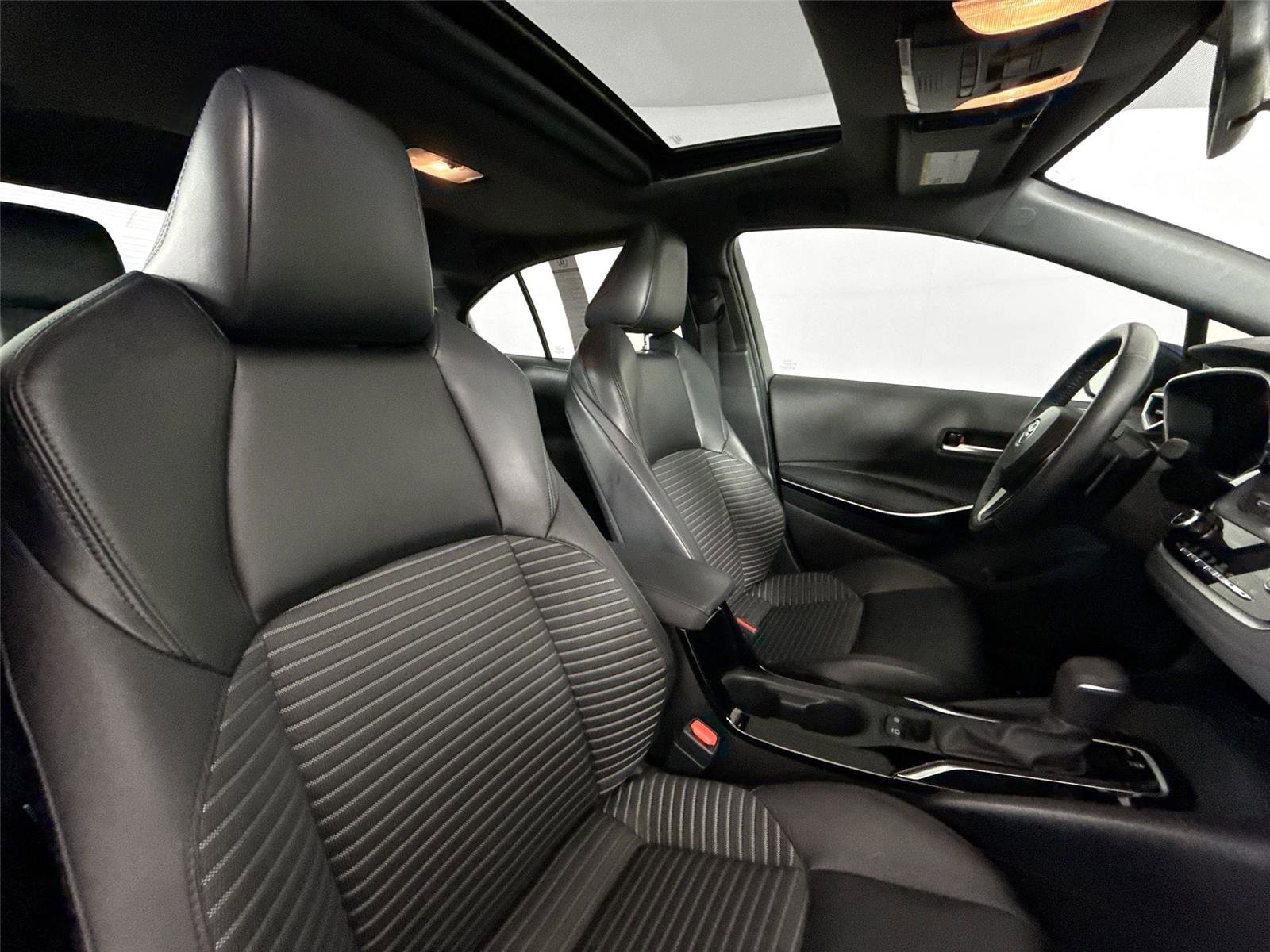 Certified 2021 Toyota Corolla XSE image 39