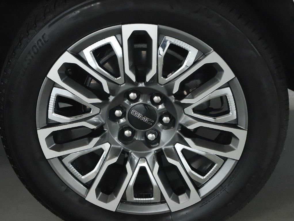 Used 2024 GMC Yukon Denali Ultimate AWD/4WD image 43