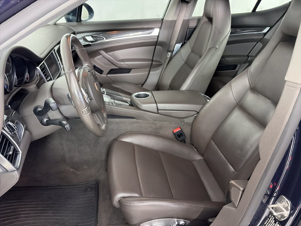Used 2015 Porsche Panamera image 11