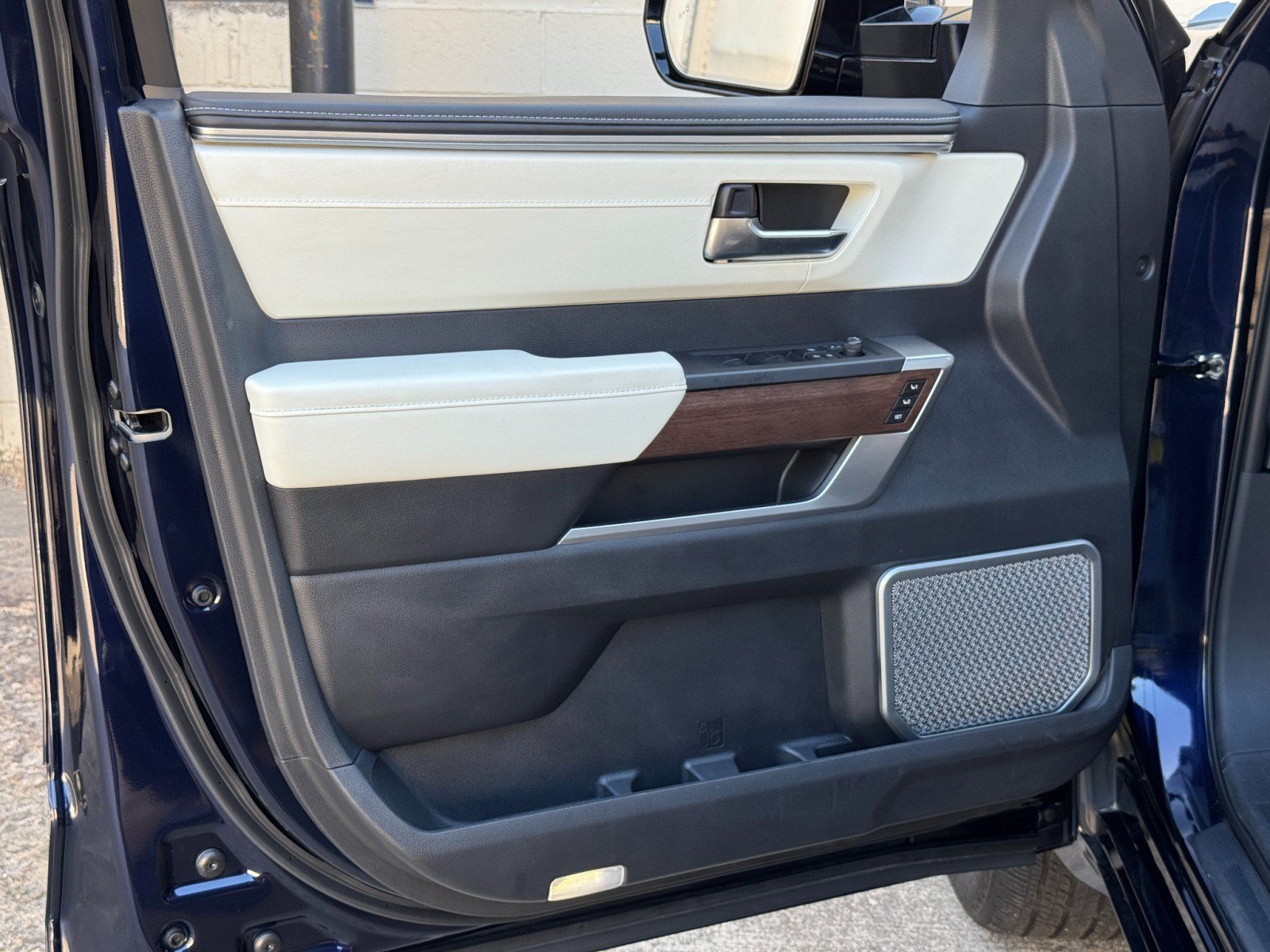 Used 2023 Toyota Tundra Capstone AWD/4WD image 46