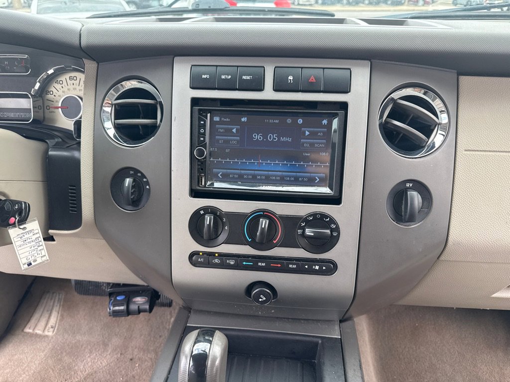 Used 2011 Ford Expedition XLT image 18