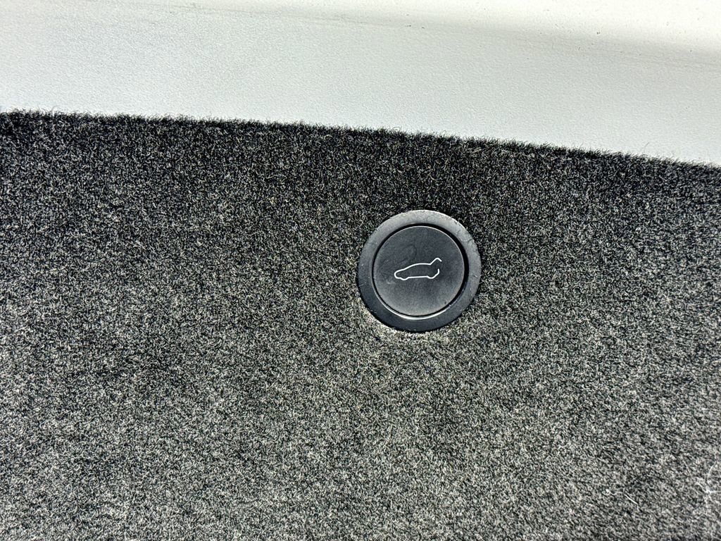 Used 2022 Tesla Model X Plaid image 30