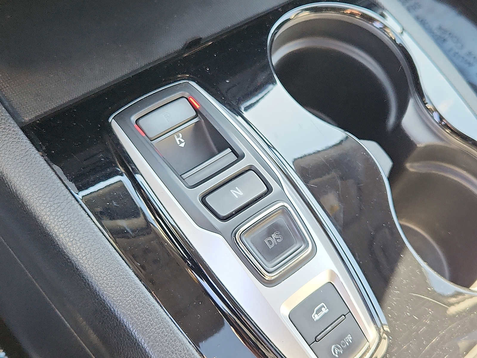 Used 2018 Honda Pilot Touring image 14