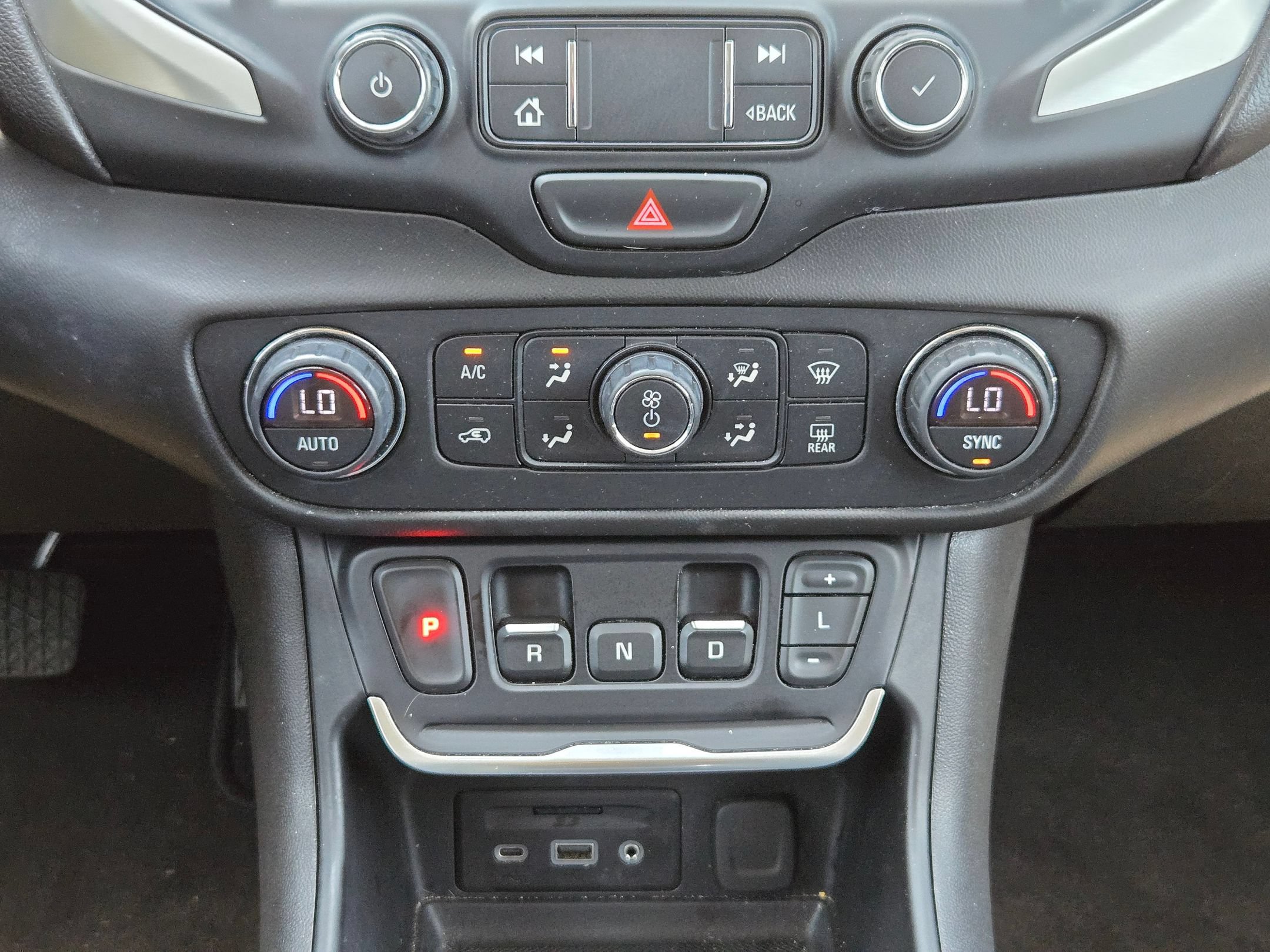 Used 2020 GMC Terrain SLT w/ Preferred Package FWD image 18