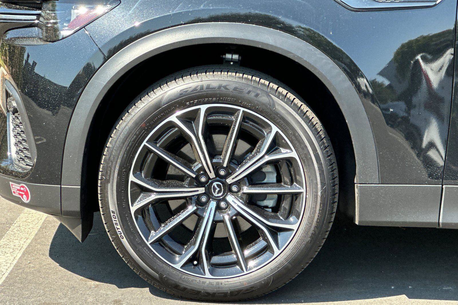 Certified 2025 MAZDA CX-70 Plug-In Hybrid w/ Premium Plus image 28