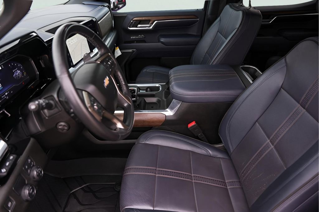 Certified 2023 Chevrolet Silverado 1500 High Country w/ Technology Package image 12