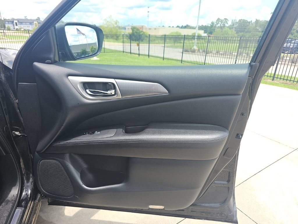 Used 2018 Nissan Pathfinder SL w/ SL Premium Package AWD/4WD image 19