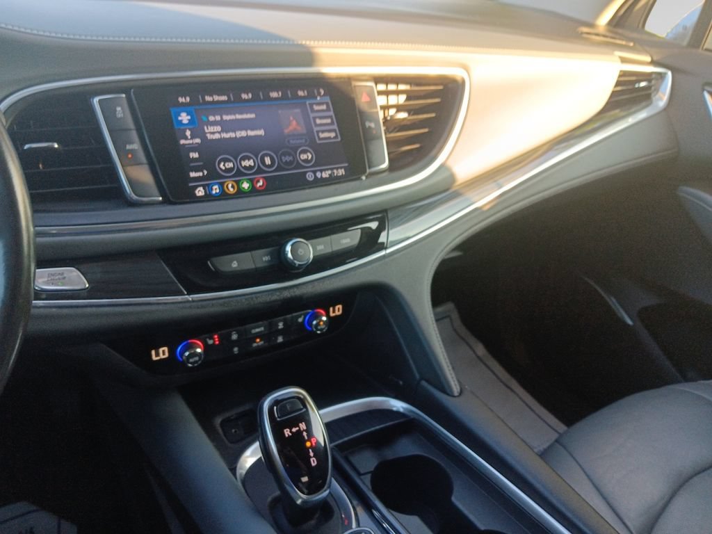 Used 2020 Buick Enclave Essence AWD/4WD image 28