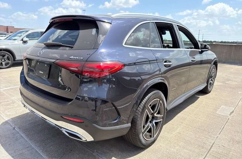 Used 2024 Mercedes-Benz GLC 300 4MATIC image 16
