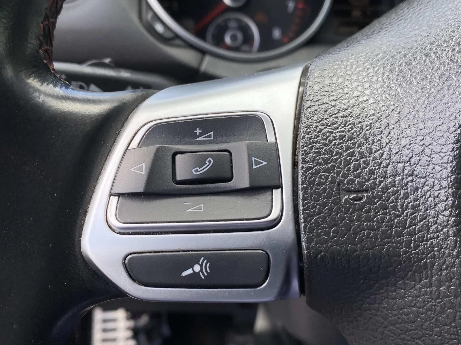 Used 2010 Volkswagen GTI 4-Door FWD image 18