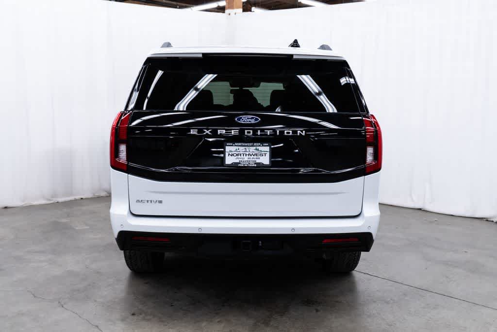 Used 2025 Ford Expedition Active AWD/4WD image 5