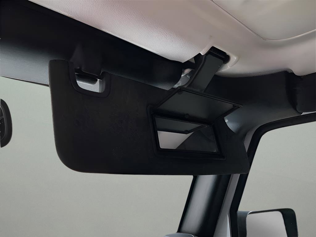 Used 2016 Jeep Wrangler Unlimited Sahara w/ Connectivity Group image 27